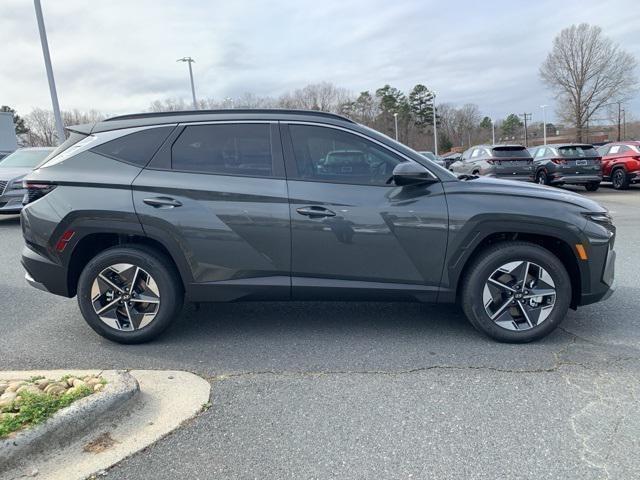 new 2025 Hyundai TUCSON Hybrid car, priced at $34,462