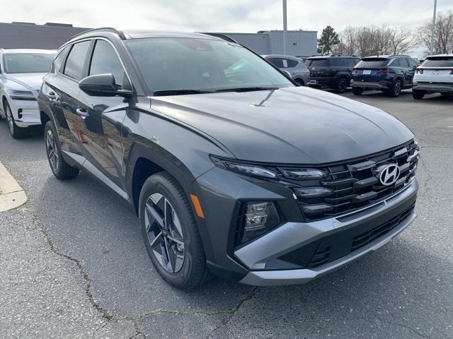 new 2025 Hyundai TUCSON Hybrid car, priced at $34,462