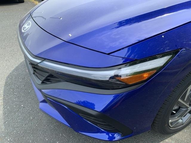 new 2025 Hyundai Elantra car, priced at $22,942