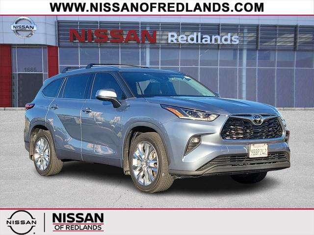 used 2022 Toyota Highlander car, priced at $36,248