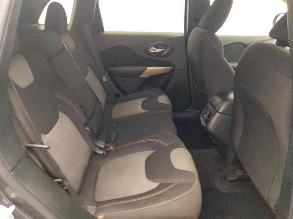 used 2018 Jeep Cherokee car, priced at $18,195