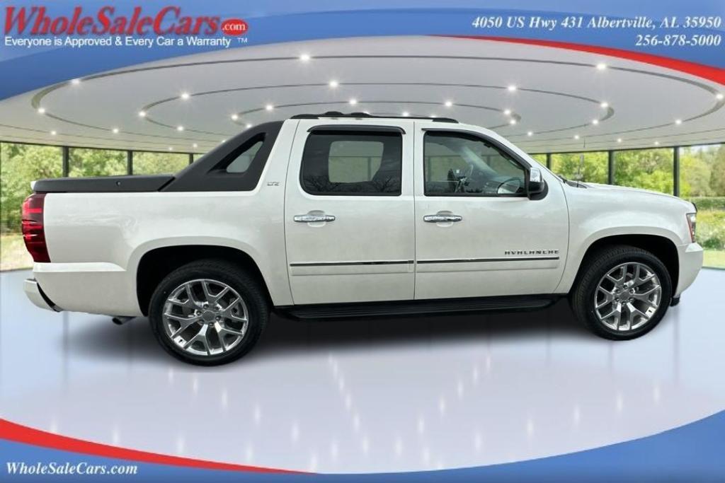 used 2011 Chevrolet Avalanche car, priced at $16,995