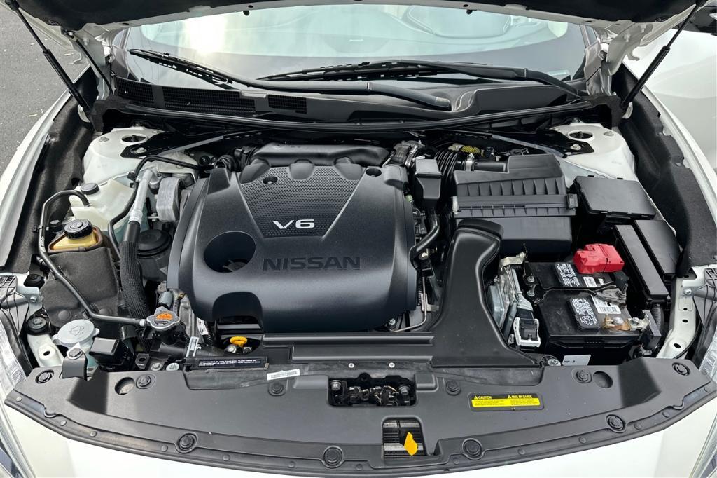 used 2016 Nissan Maxima car, priced at $17,995