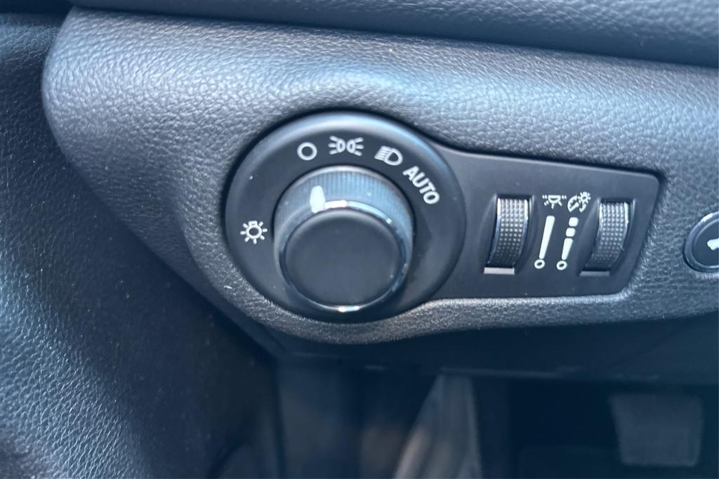 used 2016 Chrysler 200 car, priced at $13,995