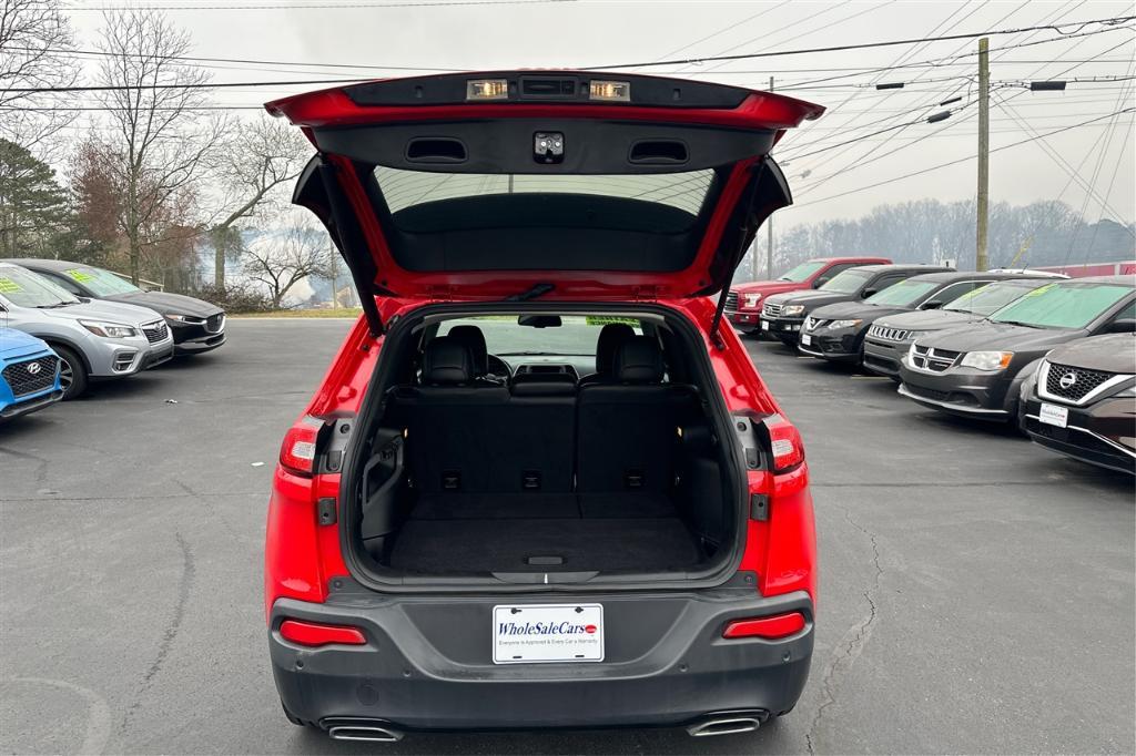 used 2018 Jeep Cherokee car, priced at $18,995