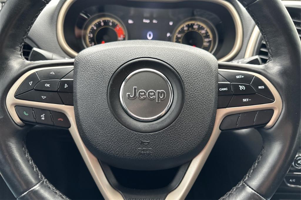 used 2018 Jeep Cherokee car, priced at $18,995