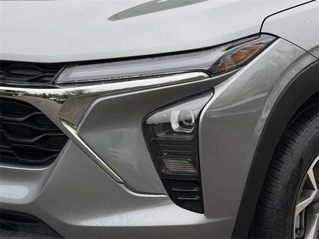 new 2025 Chevrolet Trax car, priced at $25,485