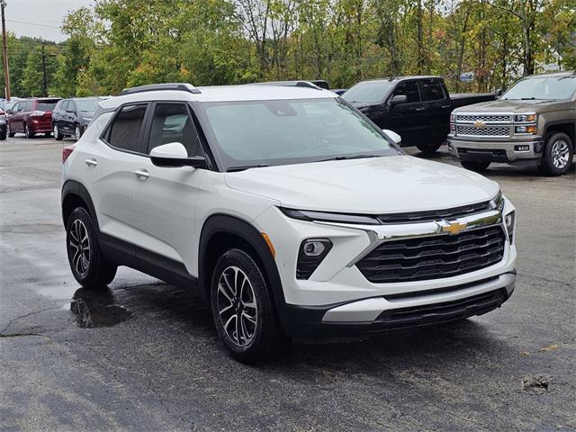 new 2025 Chevrolet TrailBlazer car, priced at $28,104