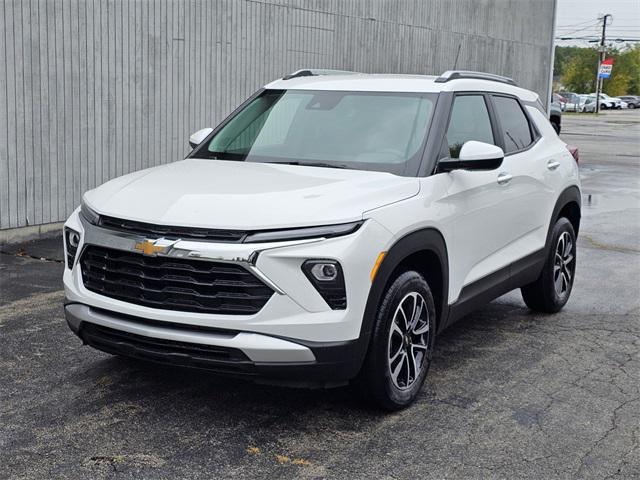 new 2025 Chevrolet TrailBlazer car, priced at $28,104