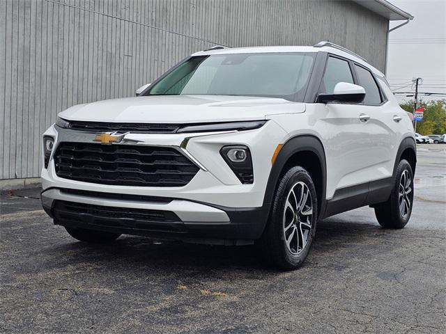 new 2025 Chevrolet TrailBlazer car, priced at $28,104