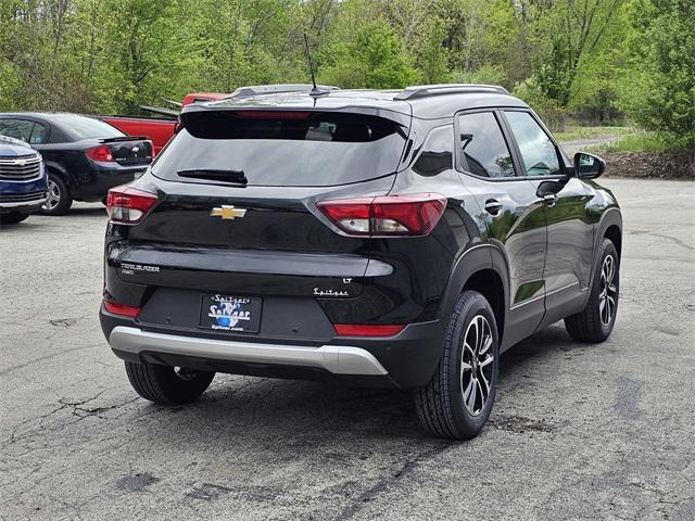 new 2025 Chevrolet TrailBlazer car, priced at $30,180