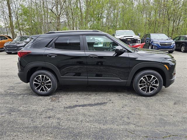 new 2025 Chevrolet TrailBlazer car, priced at $30,180