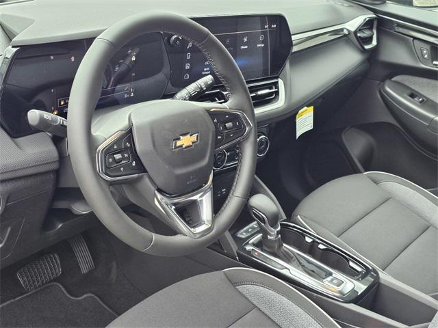new 2025 Chevrolet TrailBlazer car, priced at $30,180