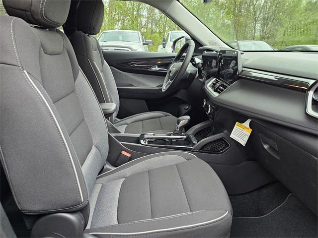 new 2025 Chevrolet TrailBlazer car, priced at $30,180