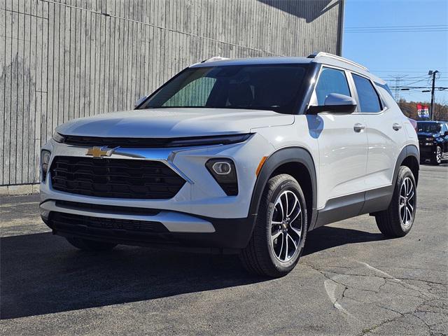 new 2025 Chevrolet TrailBlazer car, priced at $27,884