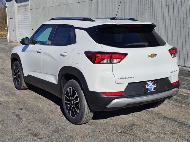 new 2025 Chevrolet TrailBlazer car, priced at $27,884