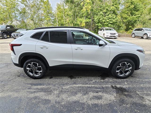 new 2025 Chevrolet Trax car, priced at $23,650