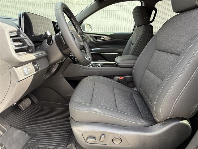 new 2026 Chevrolet Traverse car, priced at $45,415