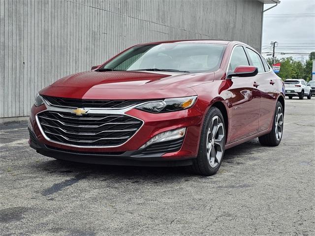 new 2025 Chevrolet Malibu car, priced at $28,325