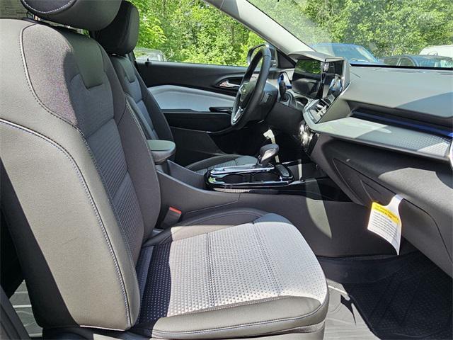 new 2025 Chevrolet Trax car, priced at $25,750