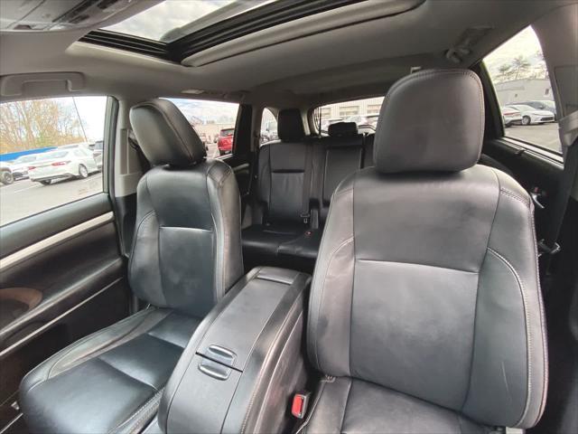 used 2018 Toyota Highlander car, priced at $23,200