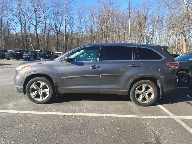 used 2015 Toyota Highlander car, priced at $20,997