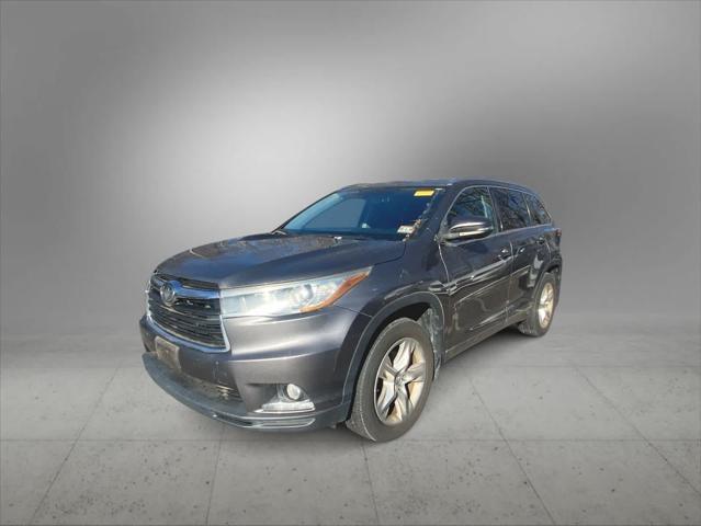 used 2015 Toyota Highlander car, priced at $21,899