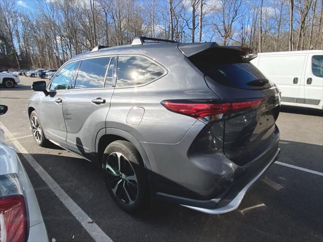 used 2022 Toyota Highlander car, priced at $36,897