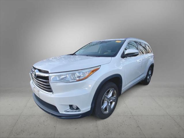 used 2015 Toyota Highlander car, priced at $17,949