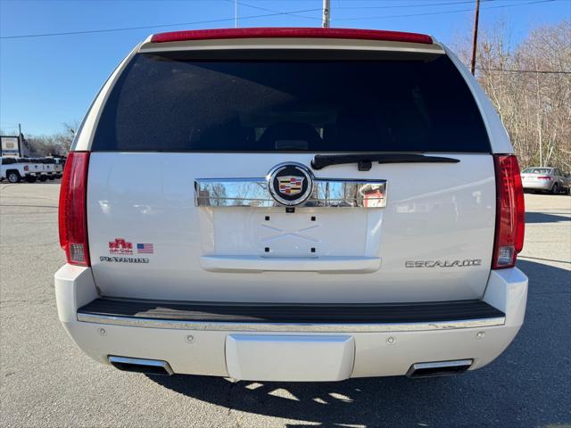 used 2013 Cadillac Escalade car, priced at $21,995