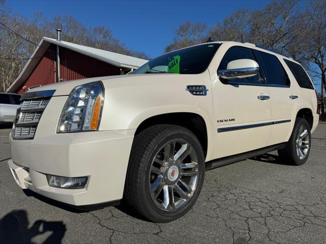 used 2013 Cadillac Escalade car, priced at $21,995