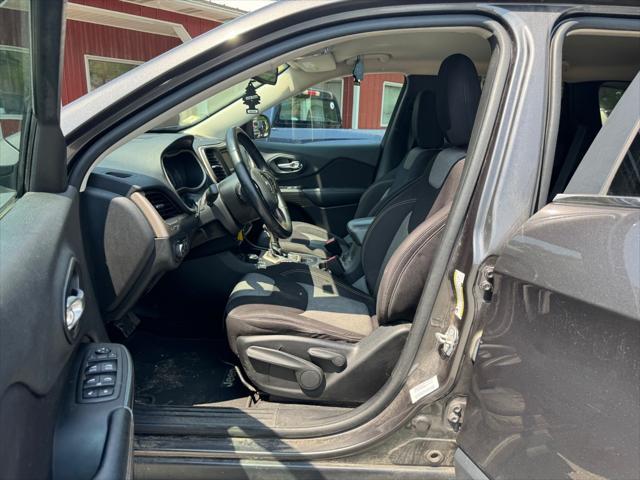 used 2014 Jeep Cherokee car, priced at $6,995