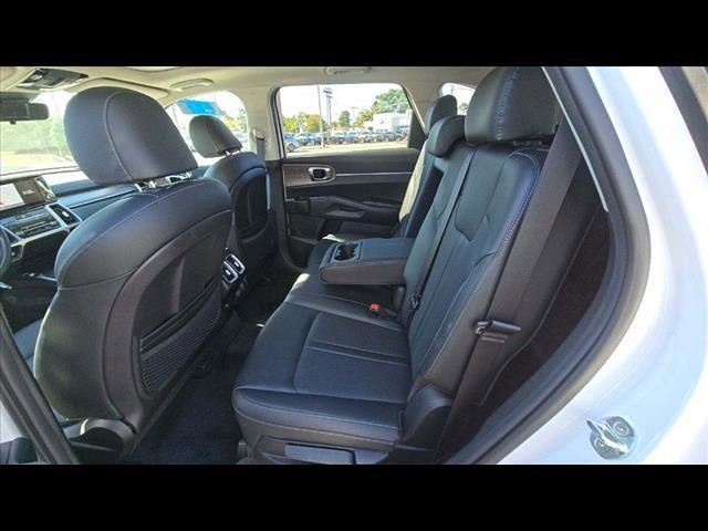 used 2022 Kia Sorento car, priced at $28,230