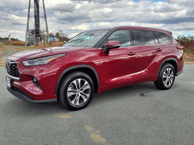 used 2022 Toyota Highlander car, priced at $30,980