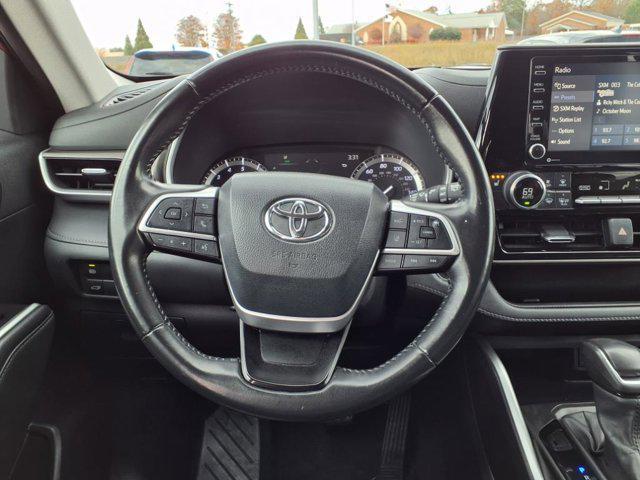 used 2022 Toyota Highlander car, priced at $30,980