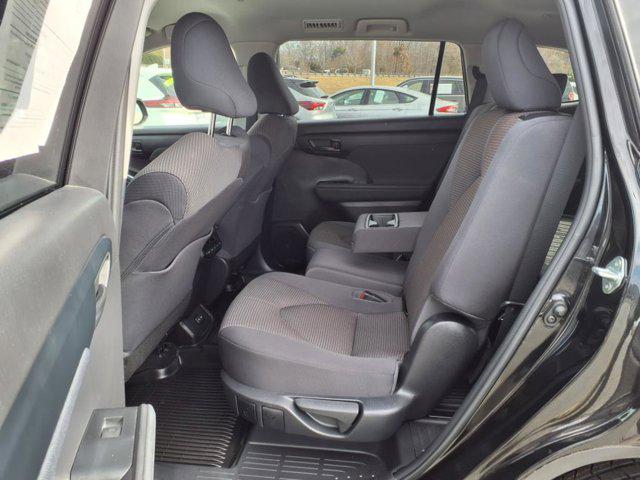 used 2022 Toyota Highlander car, priced at $27,980