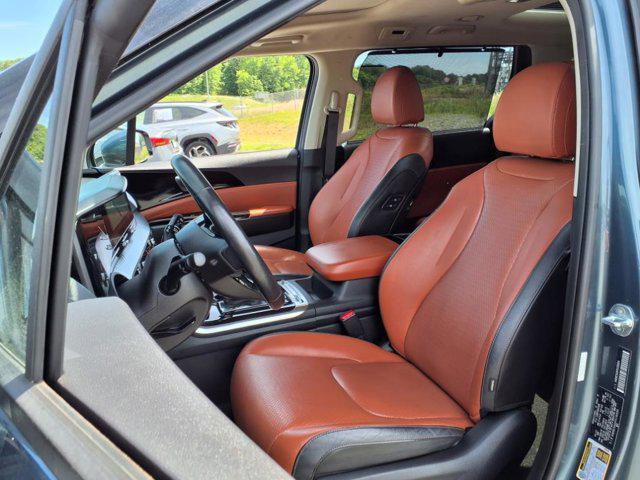 used 2023 Kia Carnival car, priced at $33,980