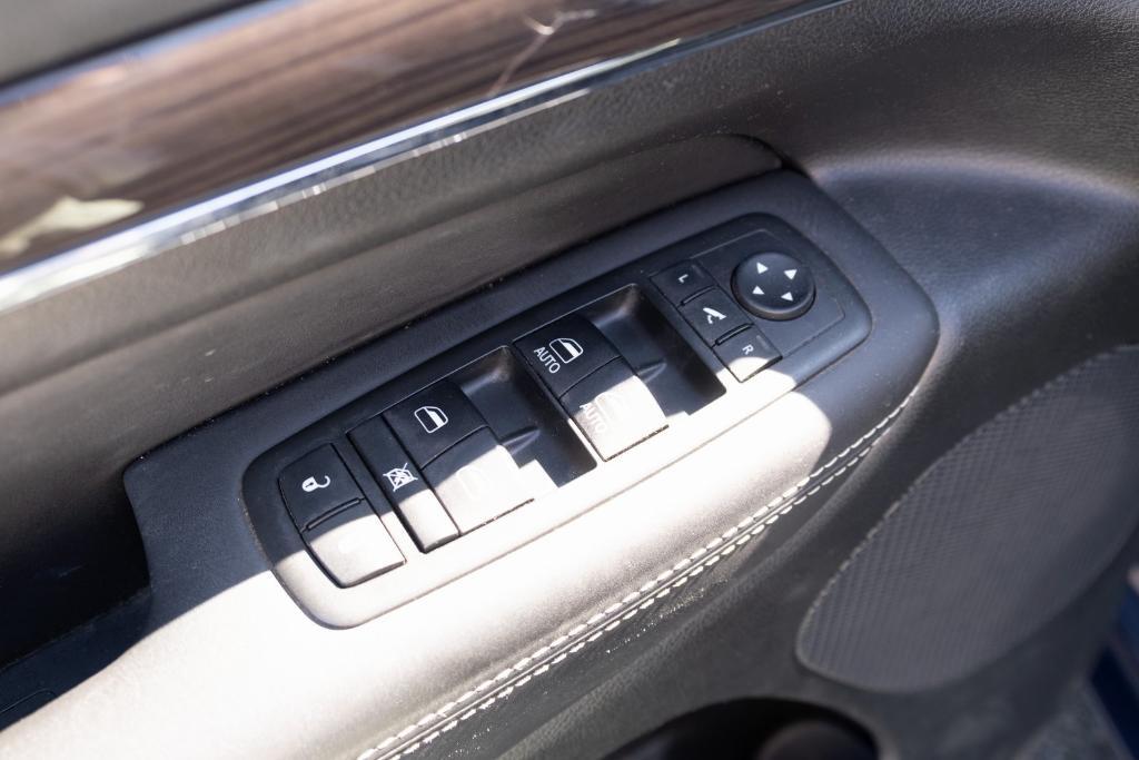 used 2014 Jeep Grand Cherokee car, priced at $12,500