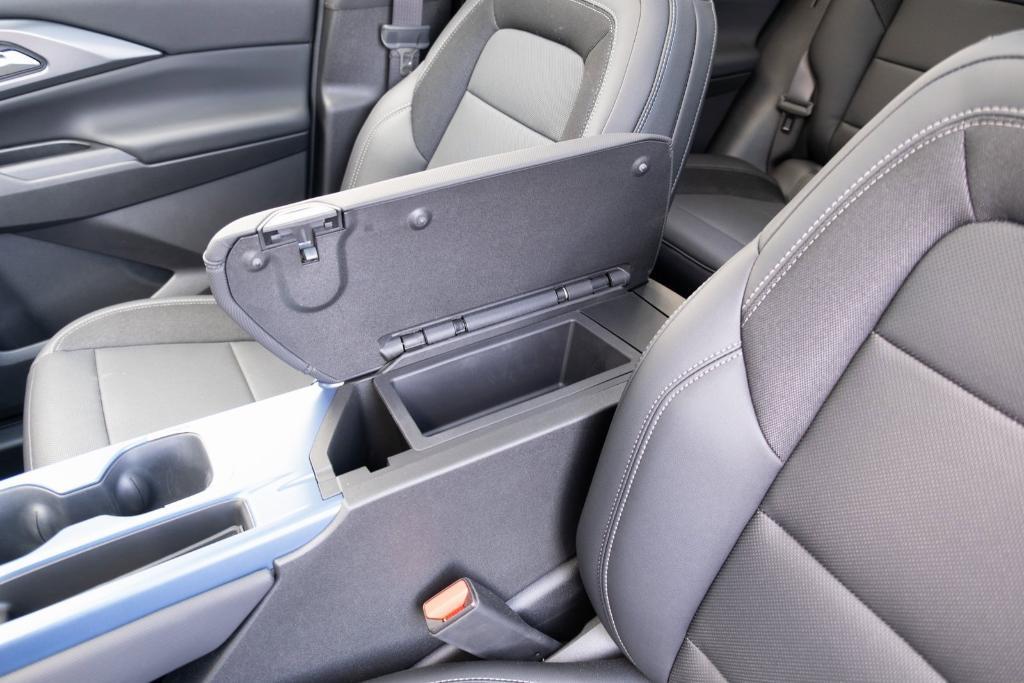 new 2025 Chevrolet Equinox EV car, priced at $43,955