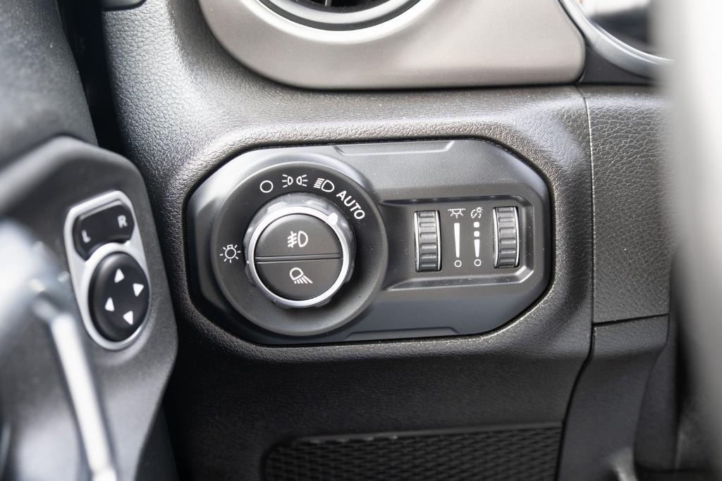 used 2020 Jeep Gladiator car, priced at $25,985