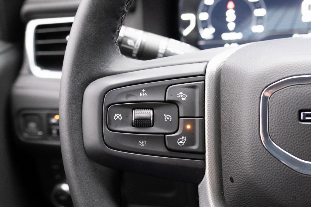 used 2023 GMC Yukon XL car, priced at $70,100