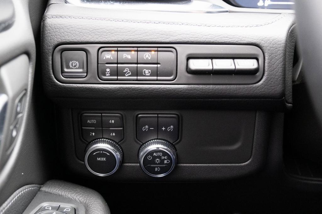 used 2023 GMC Yukon XL car, priced at $70,100