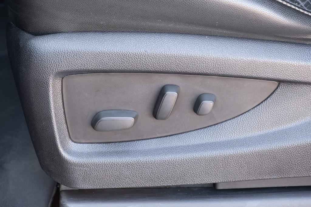 used 2015 Chevrolet Suburban car, priced at $22,900