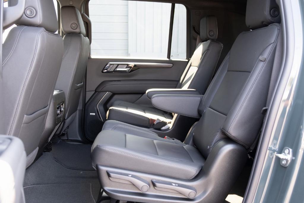 new 2025 Chevrolet Suburban car, priced at $77,685