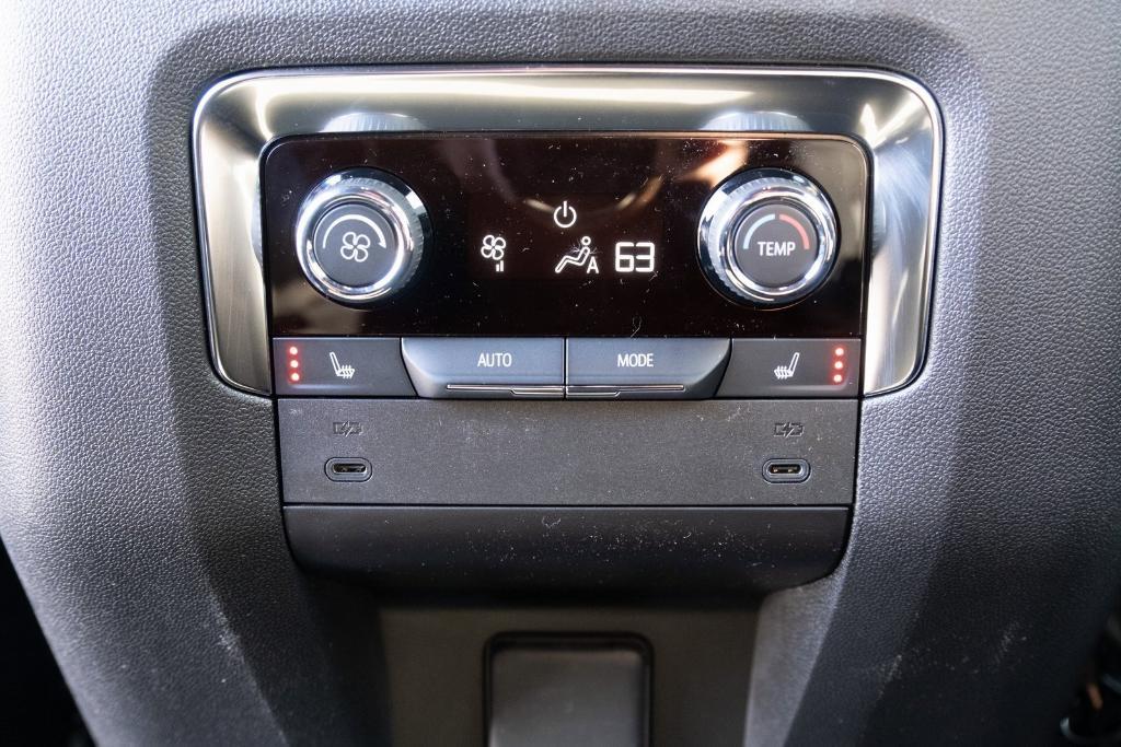 new 2025 Chevrolet Suburban car, priced at $77,685