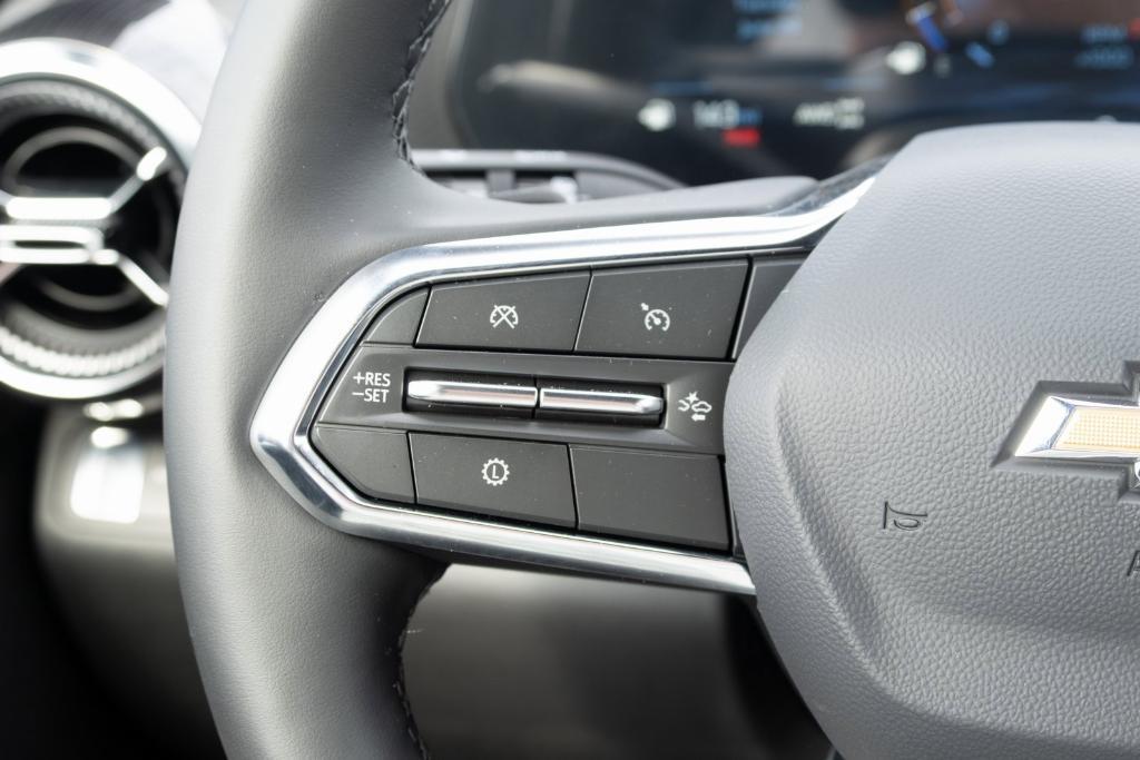 new 2026 Chevrolet Equinox car, priced at $35,060