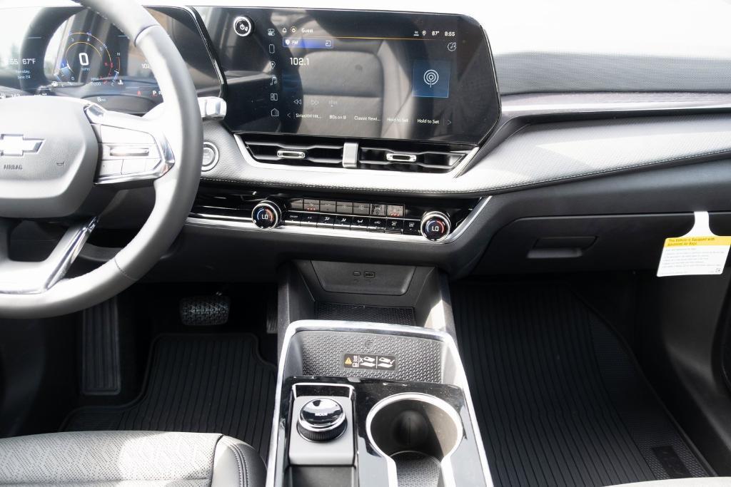 new 2026 Chevrolet Equinox car, priced at $35,060