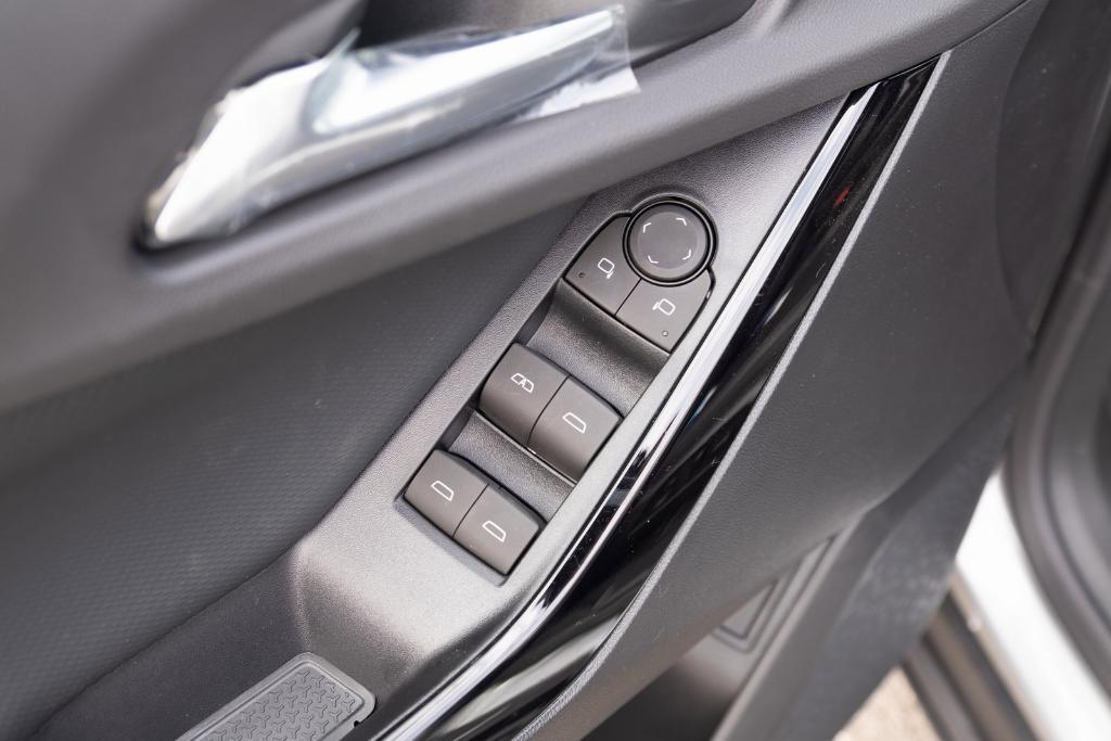 new 2026 Chevrolet Equinox car, priced at $35,060