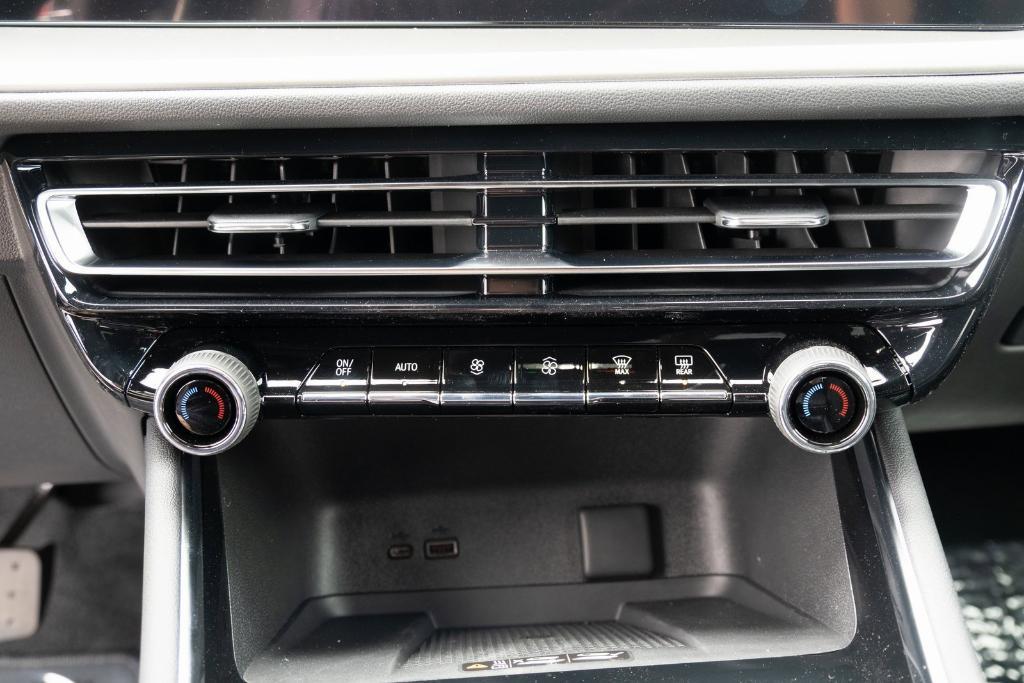 new 2025 Chevrolet Traverse car, priced at $43,885