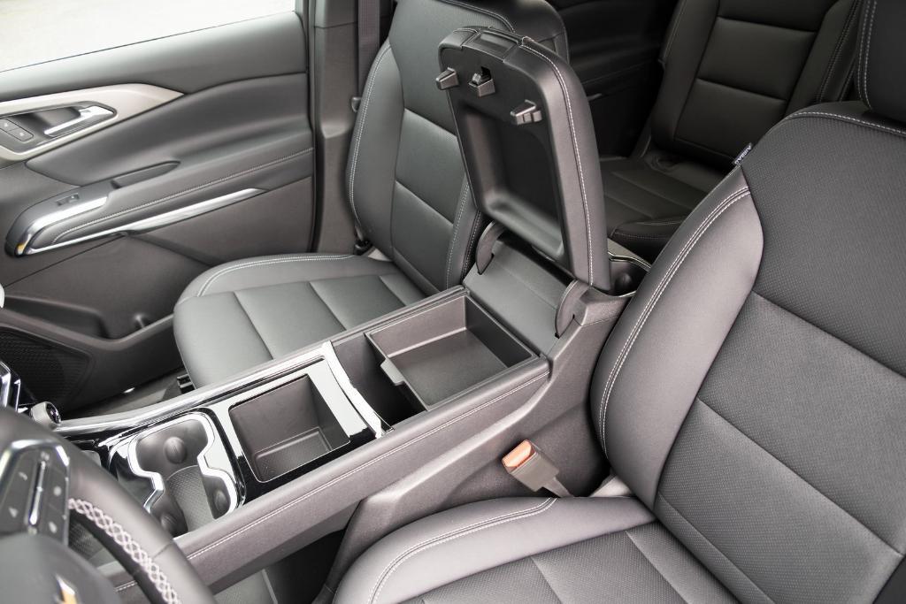 new 2025 Chevrolet Traverse car, priced at $43,885